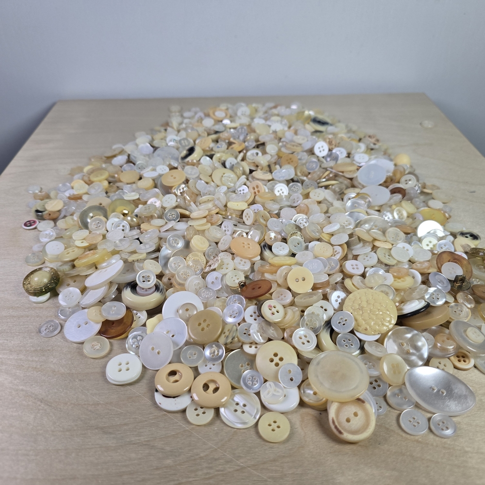 Assorted Cream and White Buttons 1.555lb